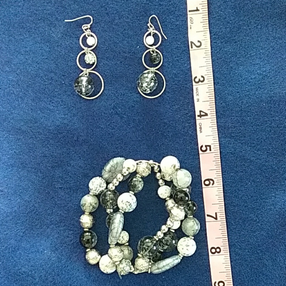 Hanging earing and bracelet set